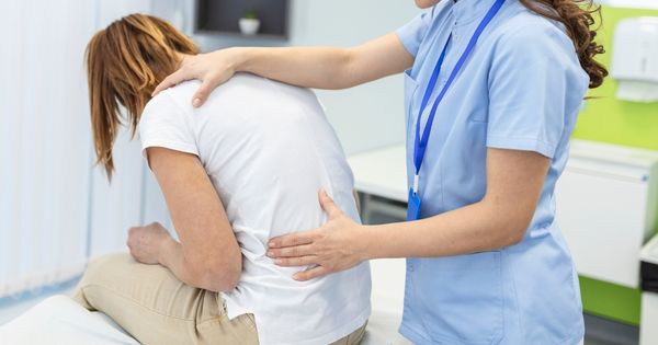 Skolyoz & Duruş Bozukluğu Tedavisi